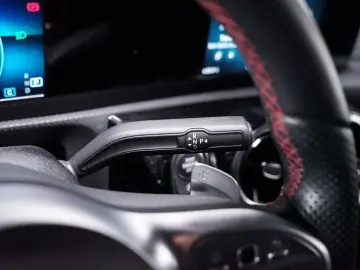 A 220 4Matic AMG Line AMG MBUX 360  ACC AUT KeyL