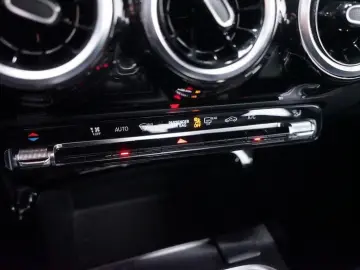 A 220 4Matic AMG Line AMG MBUX 360  ACC AUT KeyL