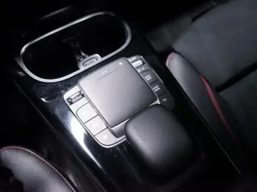 A 220 4Matic AMG Line AMG MBUX 360  ACC AUT KeyL