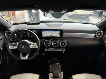 A 250 e AMG-Line HUD Distr.  LED 360 Cam Leder