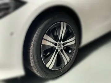 C 180 Avantgarde  CarPlay  360   LED  PDC