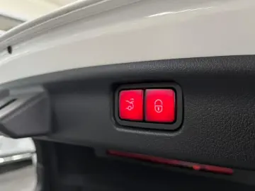 C 300 e AMG AMG MBUX Night Wide 360 Cam LED Navi