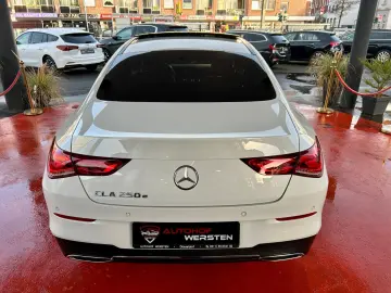 CLA 250e 8G-DCT Progressive Panorama Kamera Led