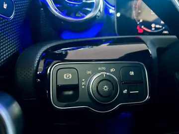 CLA 250e 8G-DCT Progressive Panorama Kamera Led