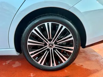 CLA 250e 8G-DCT Progressive Panorama Kamera Led