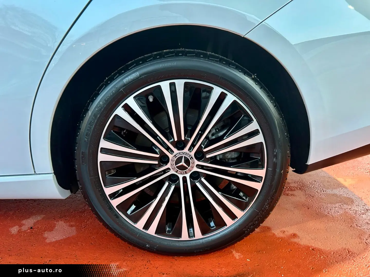 CLA 250e 8G-DCT Progressive Panorama Kamera Led