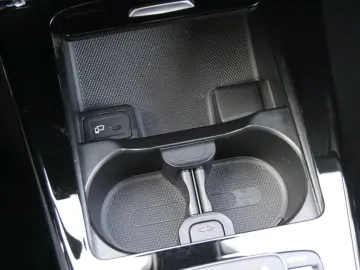 CLA 250 e Coupé AMG-Sport Night 360 LED Ambi 18'