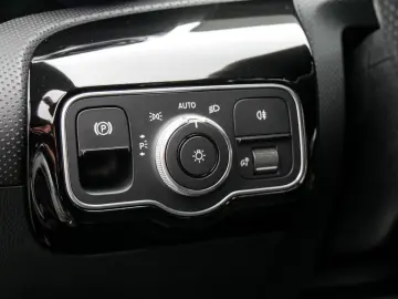 CLA 250 e Coupé AMG NIGHT AMBIENTE MBUX SHZ 360