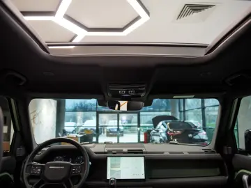 Land-Rover Defender 110 2.0 P400e 75th Limited Edition PHEV