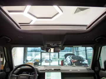 Land-Rover Defender 110 2.0 P400e 75th Limited Edition PHEV