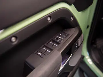 Land-Rover Defender 110 2.0 P400e 75th Limited Edition PHEV