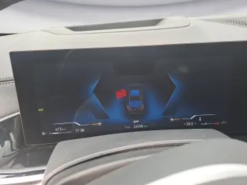 X6 xDrive30d M SPORT PRO AHK Iconic Glow Driving