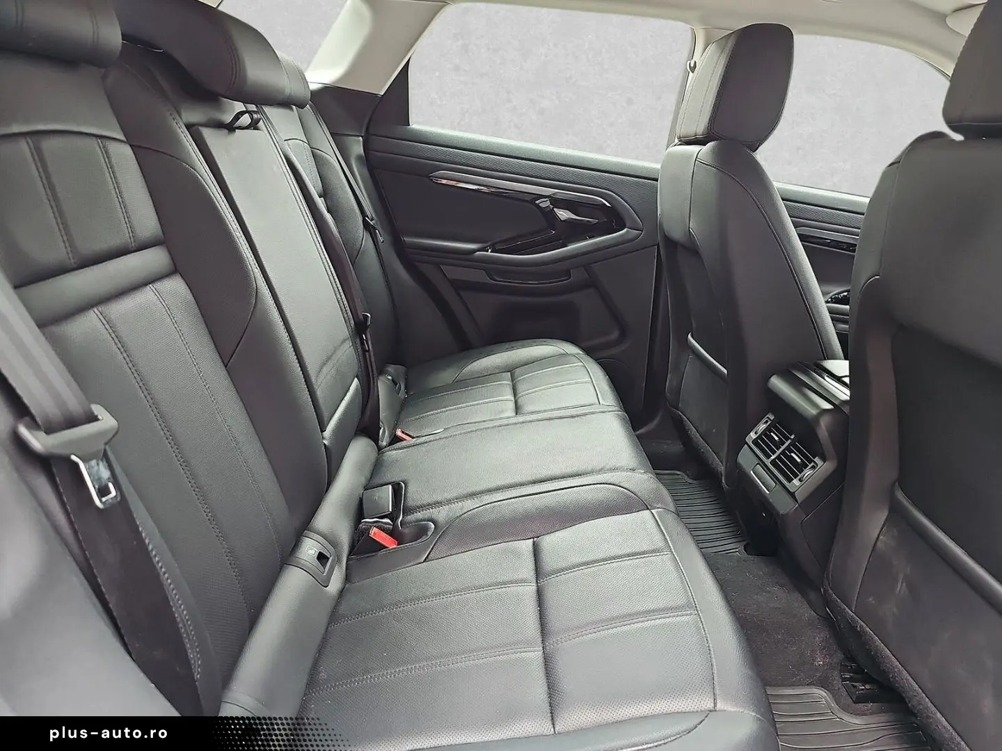 Range Rover Evoque P300e AWD S