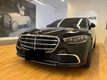 S 580e lang Panorama Hinterachslenkung Chauffeur