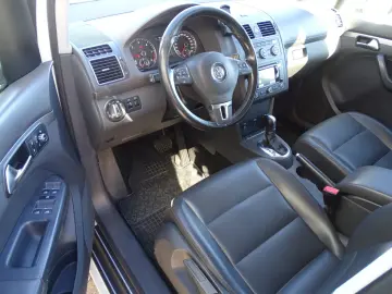 VW TOURAN 2.0 TDI DSG 7 LOCURI 2013
