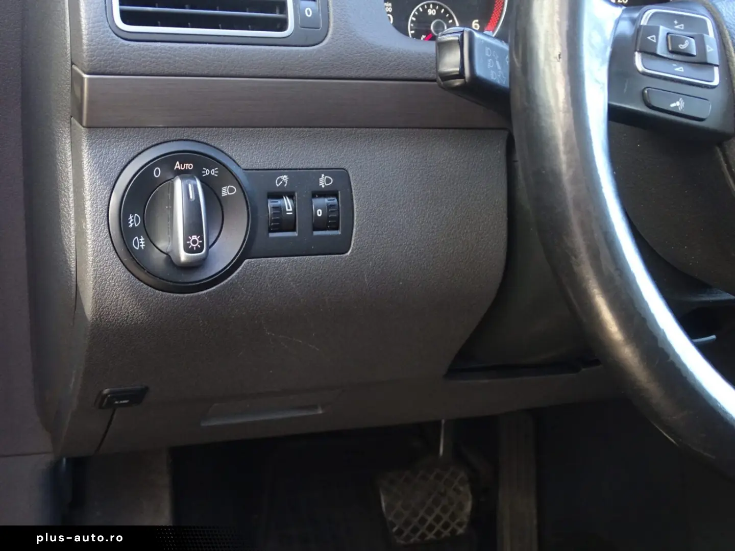 VW TOURAN 2.0 TDI DSG 7 LOCURI 2013