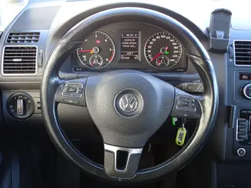VW TOURAN 2.0 TDI DSG 7 LOCURI 2013