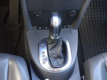 VW TOURAN 2.0 TDI DSG 7 LOCURI 2013