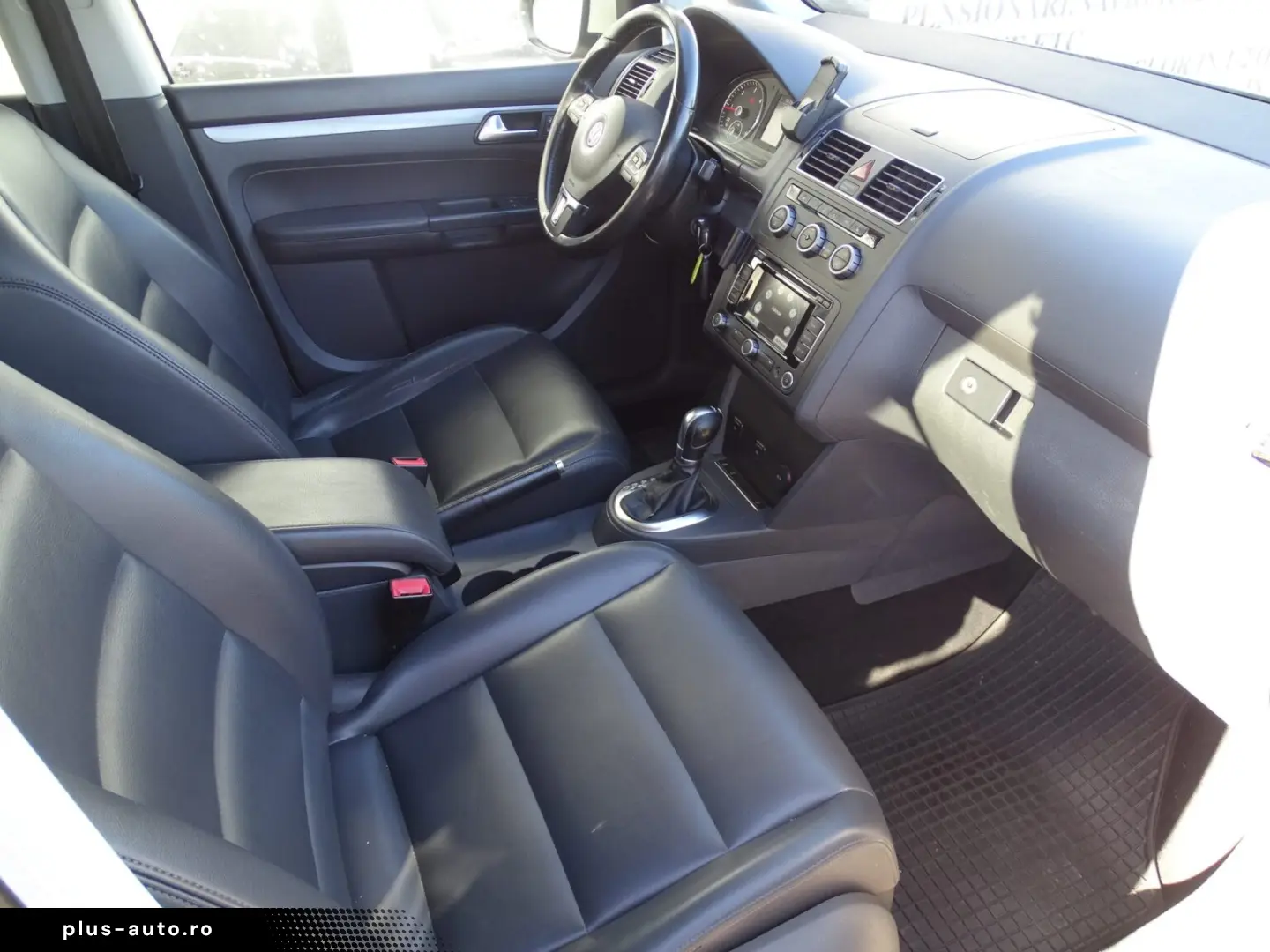 VW TOURAN 2.0 TDI DSG 7 LOCURI 2013