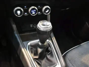 RENAULT CAPTUR 1.3 TCe MHEV 140CP Intens