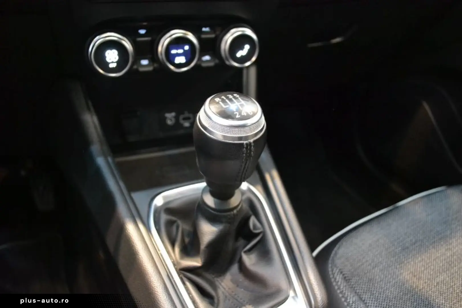 RENAULT CAPTUR 1.3 TCe MHEV 140CP Intens