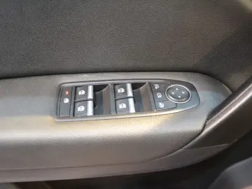 RENAULT CAPTUR 1.3 TCe MHEV 140CP Intens