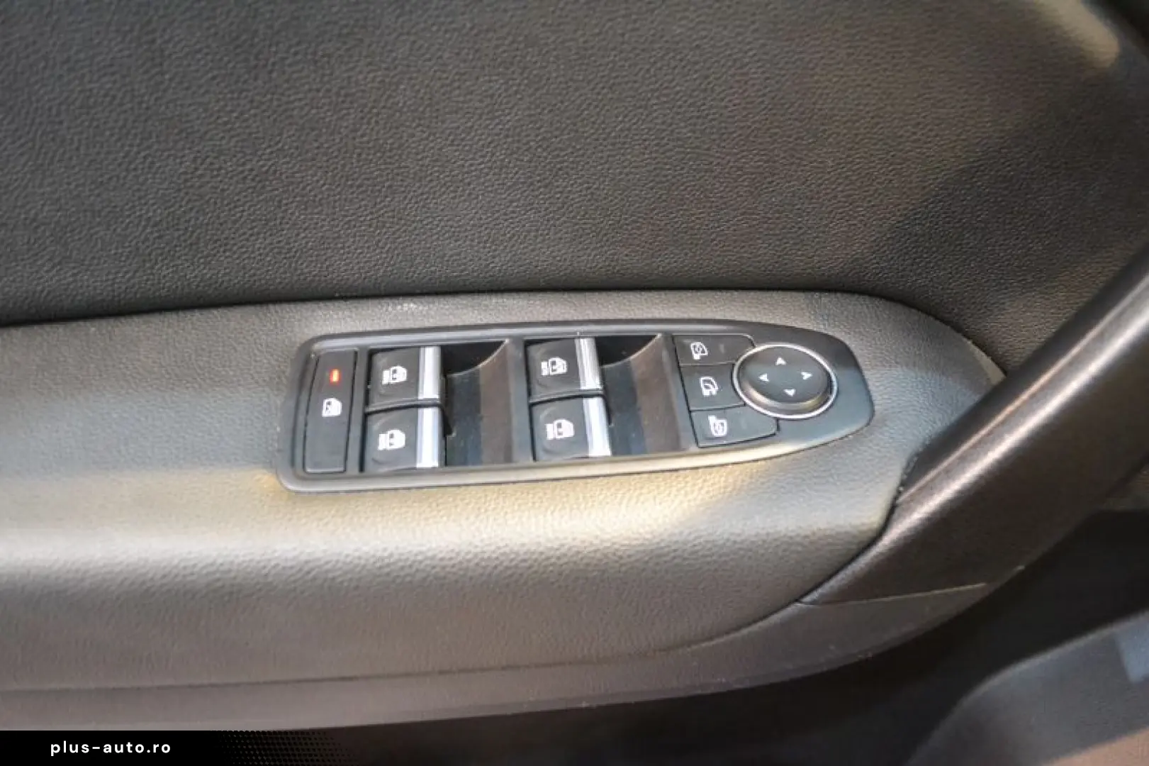 RENAULT CAPTUR 1.3 TCe MHEV 140CP Intens