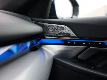 550 xDrive   M-sport - AHK - HUD - Pano- Bow&Wil