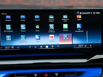 550 xDrive   M-sport - AHK - HUD - Pano- Bow&Wil