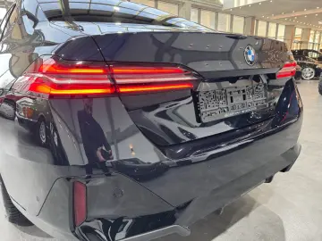 520 i M Sport Carbon HUD H&K Shadow 360  Memory