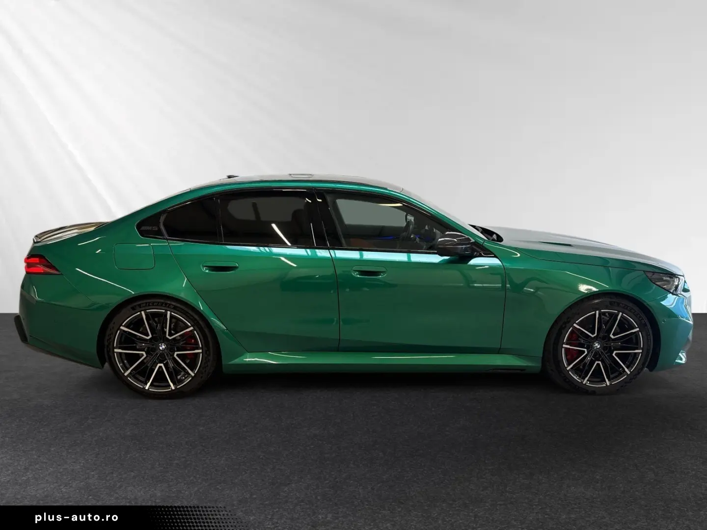 M5 Limousine Bowers&Wilkins Ventilation DAPro IconicGlow 360