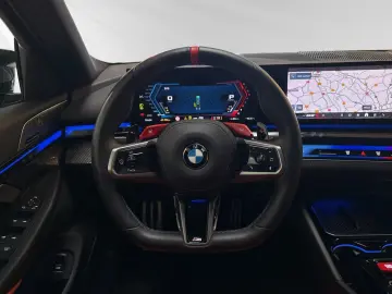 M5 Limousine Bowers&Wilkins Ventilation DAPro IconicGlow 360