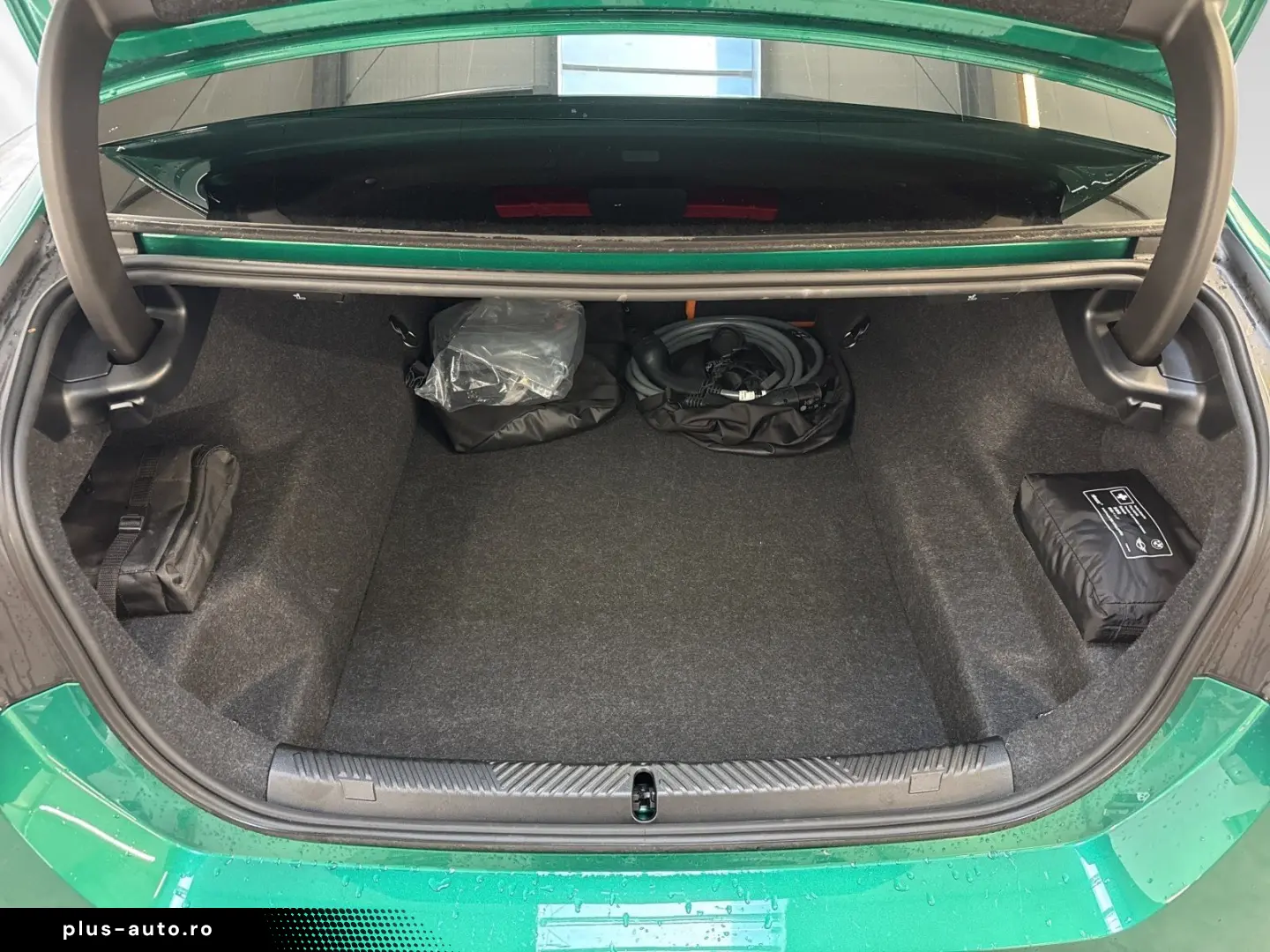 M5 Limousine Bowers&Wilkins Ventilation DAPro IconicGlow 360