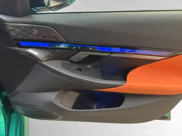 M5 Limousine Bowers&Wilkins Ventilation DAPro IconicGlow 360