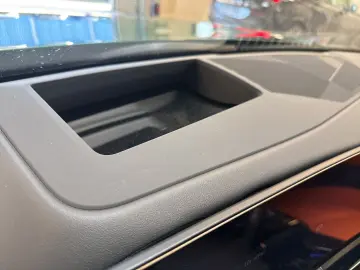 M5 Limousine Bowers&Wilkins Ventilation DAPro IconicGlow 360