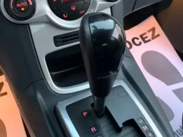 Ford Fiesta Titanium-2011-AUTOMATA