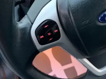 Ford Fiesta Titanium-2011-AUTOMATA