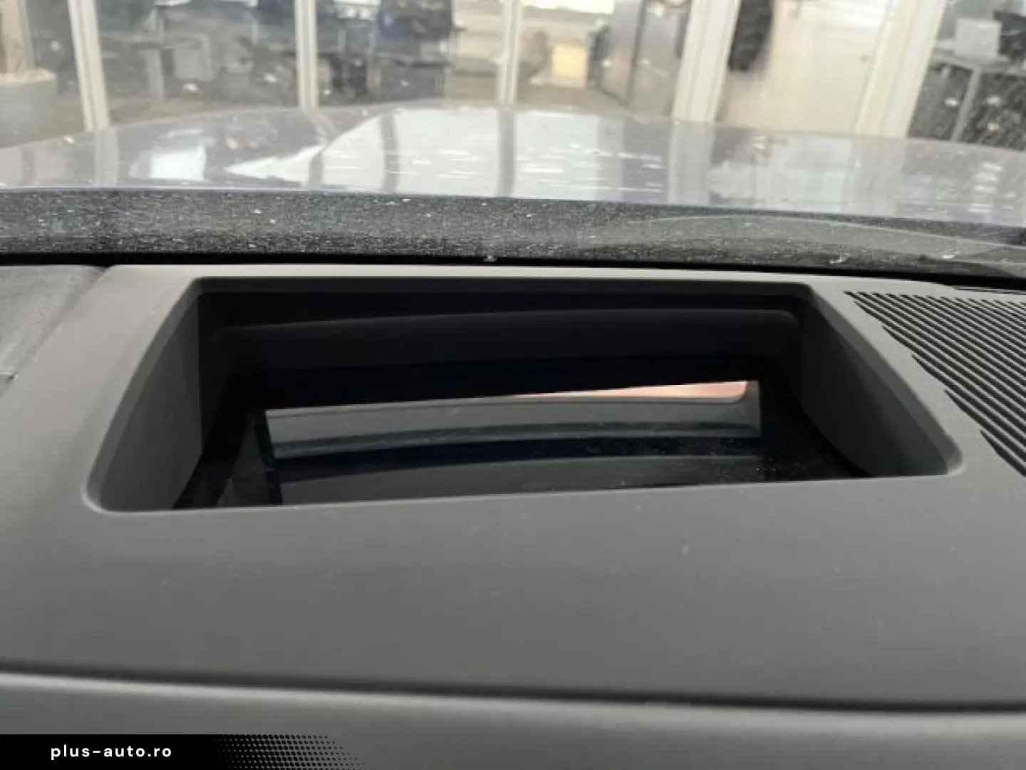 M5 M-Drive Bowers&Wilkins Ventilation 360 IconicGlow