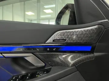 M5 M-Drive Bowers&Wilkins Ventilation 360 IconicGlow