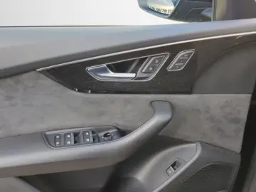 Audi SQ8 4.0 TFSI MATRIX