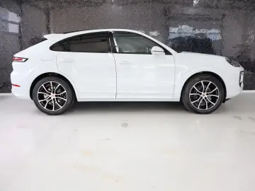 Porsche Cayenne Coupe  CHRONO BOSE PANO