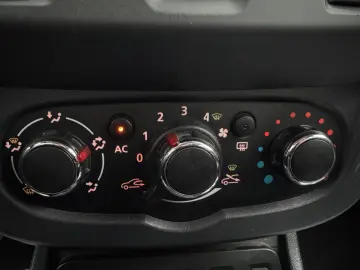 Dacia Duster 1.6 Mpi   GPL 2015