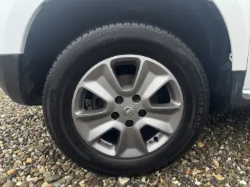 Dacia Duster 1.6 Mpi   GPL 2015