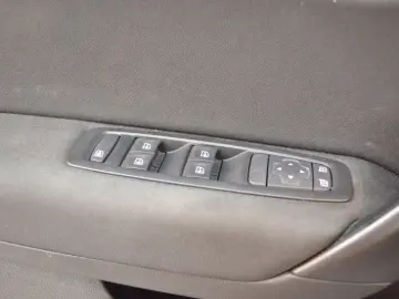 RENAULT MEGANE 1.3 TCe 140CP equilibre