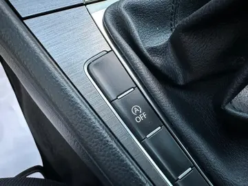 Volkswagen Golf 7 An 2014 Benzină Navi