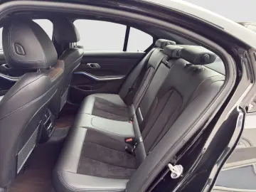 320i xDrive M Sport  LED  PDC  Navi  Lenkrd-Hz.