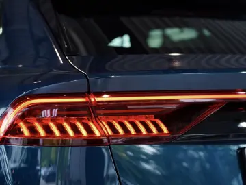 Q8 55 TFSI q. 3 x S Line  S-Sitze  22 Pano MwSt