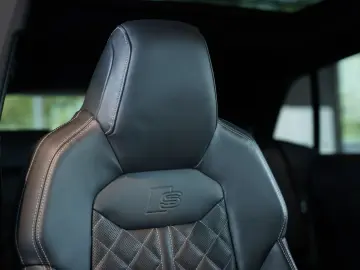 Q8 55 TFSI q. 3 x S Line  S-Sitze  22 Pano MwSt