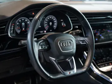 Q8 55 TFSI q. 3 x S Line  S-Sitze  22 Pano MwSt