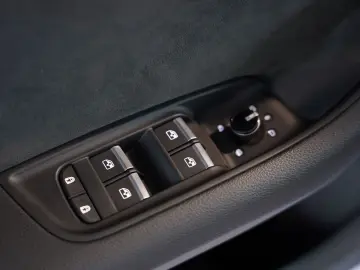 Q8 55 TFSI q. 3 x S Line  S-Sitze  22 Pano MwSt